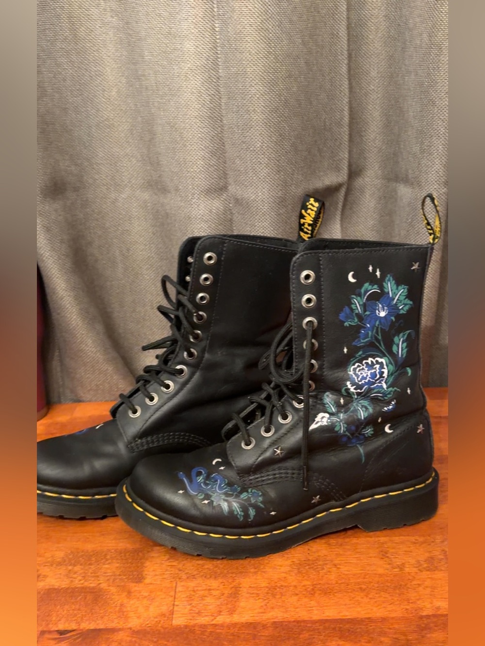 Dr. Martens 1490 Mystic Floral Leather Lace-Up Boot - Black/Blue - Picture 4 of 8